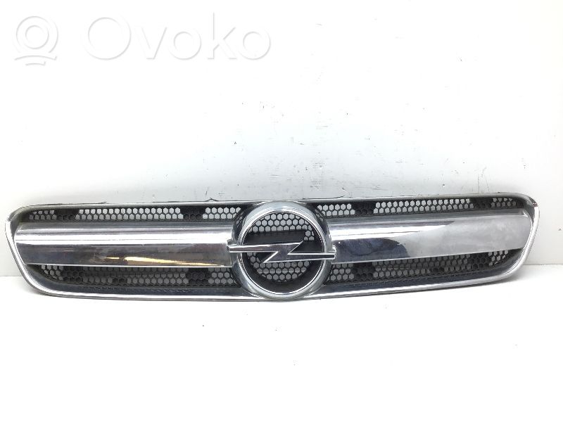 Opel Signum Etupuskurin ylempi jäähdytinsäleikkö 