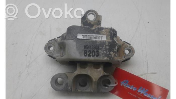 Engine mounting bracket   85418203