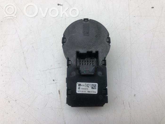 Light switch   95297421