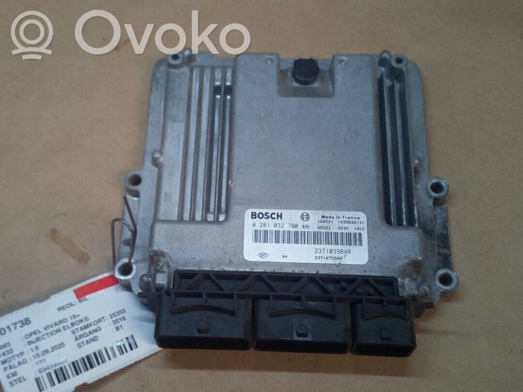 Opel Vivaro Engine control unit/module 