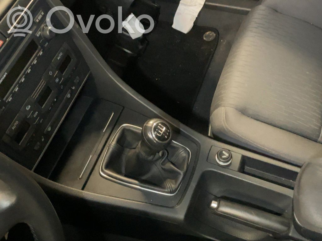 Audi A4 S4 B7 8E 8H Consola central 