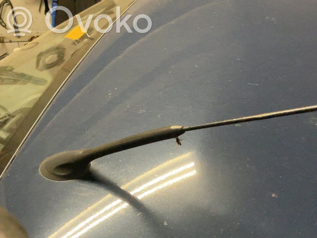 Ford Transit Custom GPS-pystyantenni 