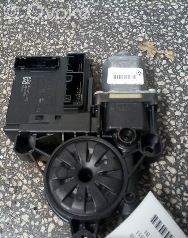 Volkswagen PASSAT B7 Front door window regulator motor 