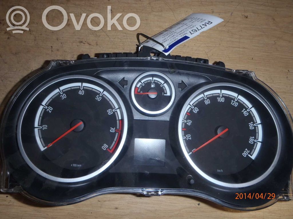 Opel Corsa D Geschwindigkeitsmesser Cockpit 