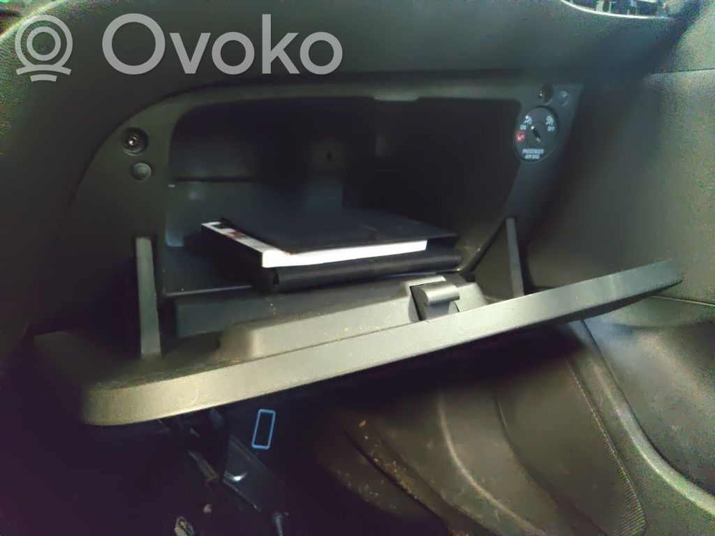Opel Corsa E Stalčiukas 
