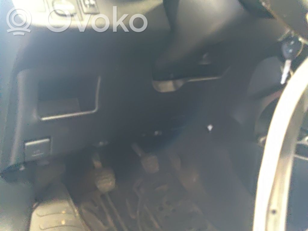 Toyota Yaris Ohjauspyörän akseli 