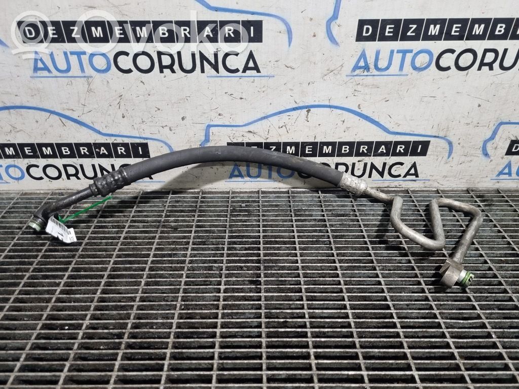 BMW 5 E39 Ilmastointilaitteen putki (A/C) 