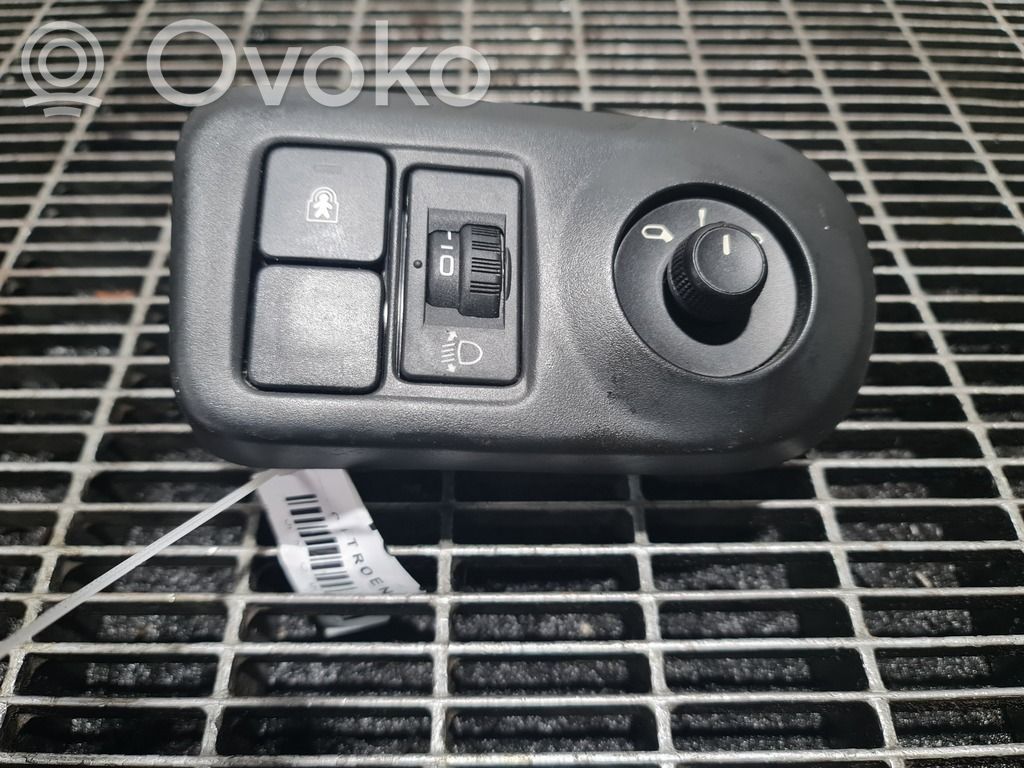 Citroen C4 Cactus Passenger airbag on/off switch 