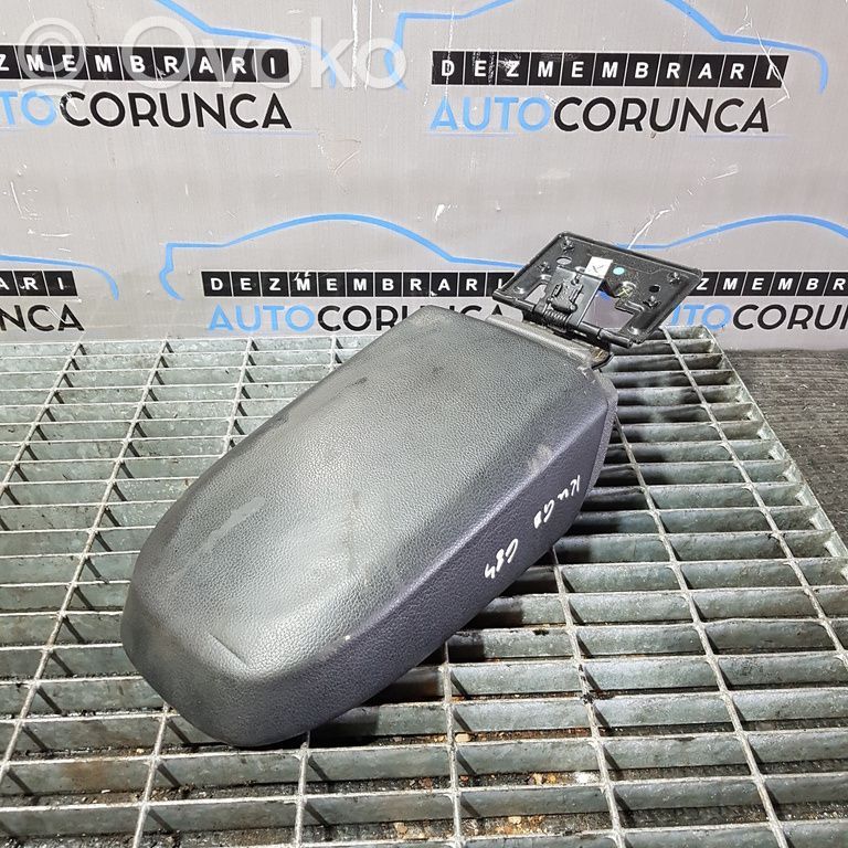 Ford Kuga I Armrest 