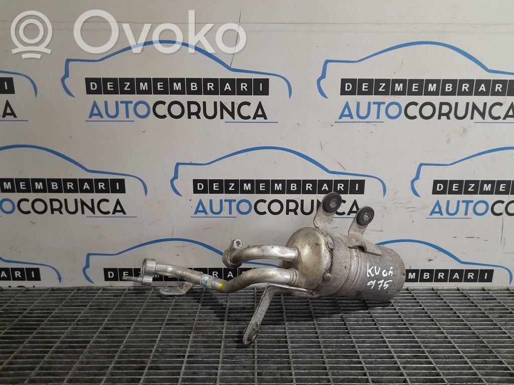 Ilmastointilaitteen putki (A/C)   REZERVORAC