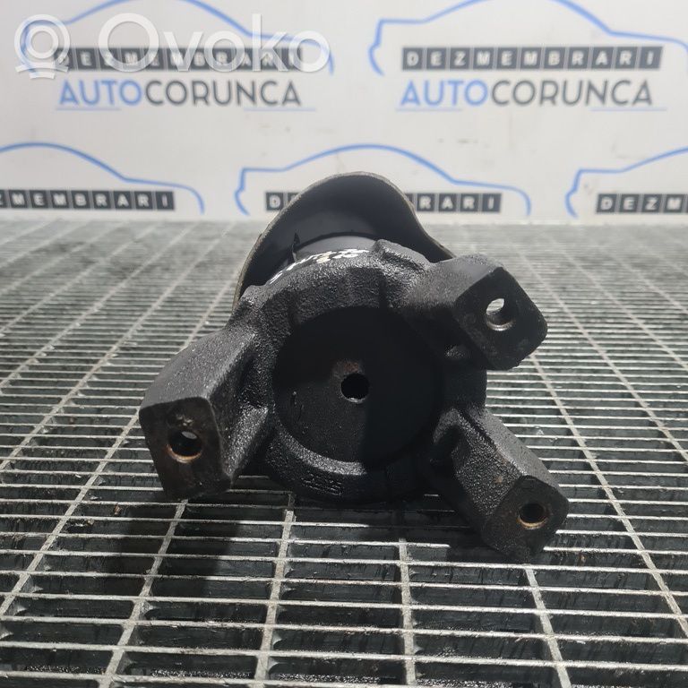 Hyundai Santa Fe Engine mounting bracket 