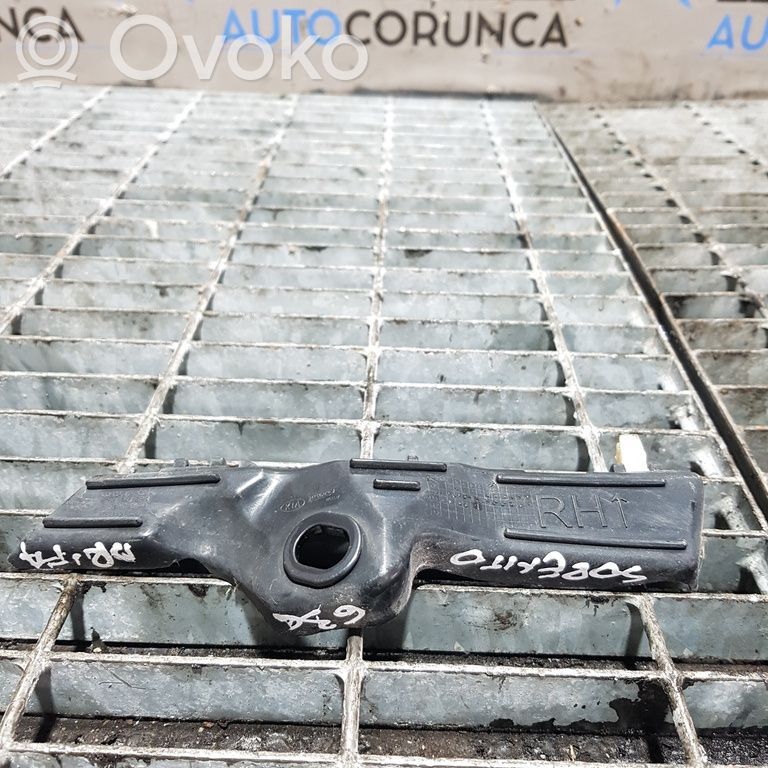Front bumper mounting bracket
