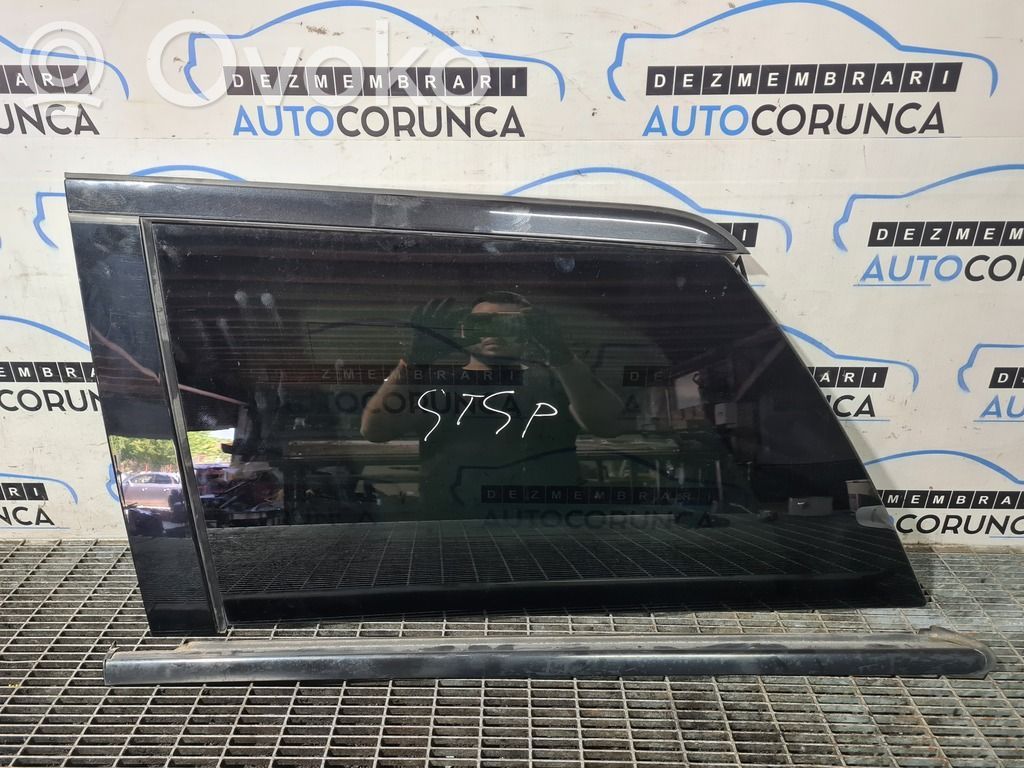 Mercedes-Benz GL X164 Side middle window/glass 