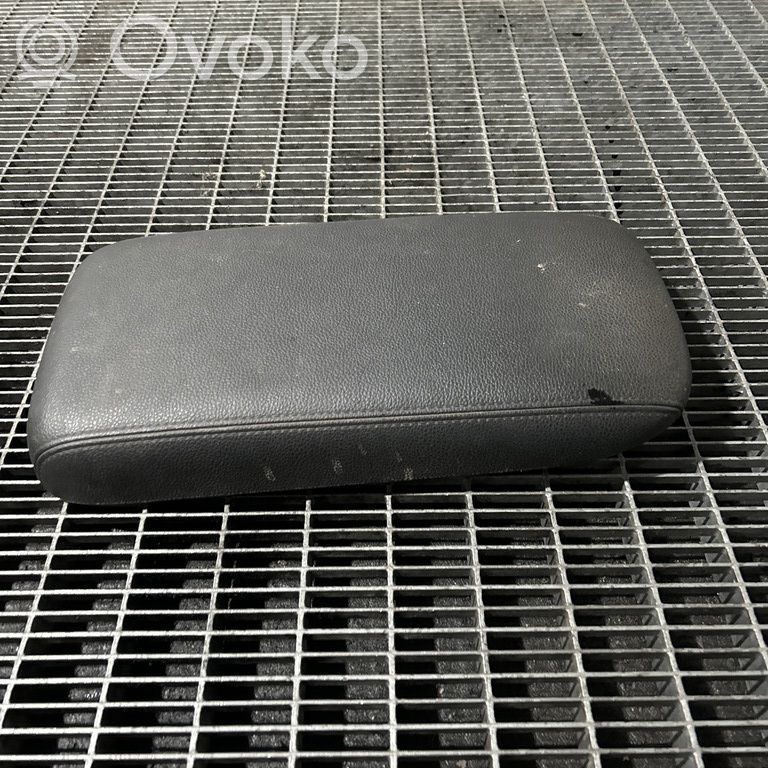 Mitsubishi Outlander Armrest 