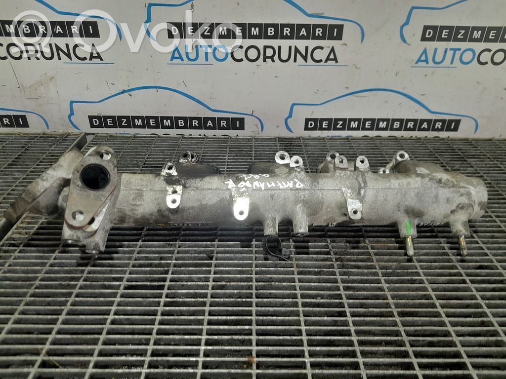 Nissan Pathfinder R51 Colector de admisión 