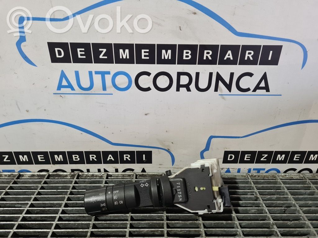 Nissan Qashqai Light switch 