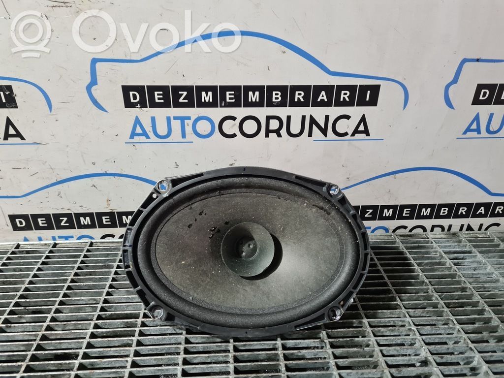 Altavoz de la puerta trasera