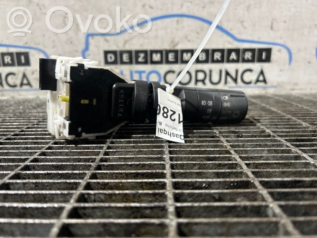 Nissan Qashqai Light switch 