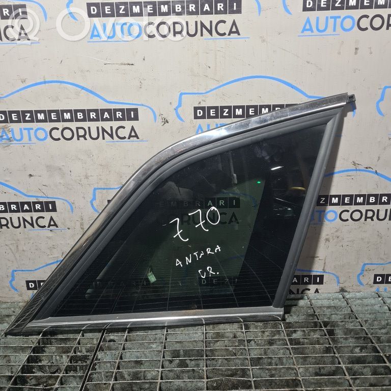 Side middle window/glass