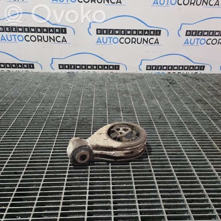 Engine mounting bracket