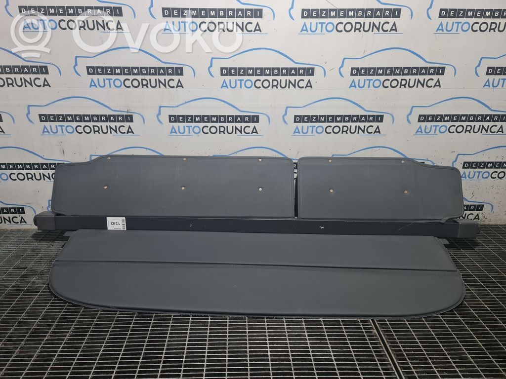 Parcel shelf