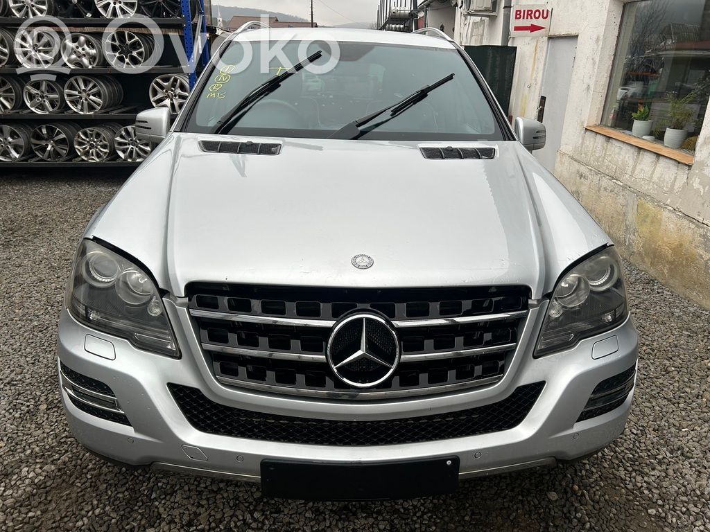 Mercedes-Benz ML W164 Zamek drzwi tylnych 