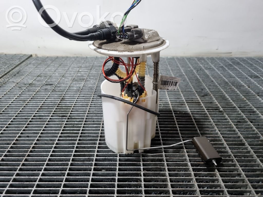 Nissan Juke I F15 Bomba interna de combustible