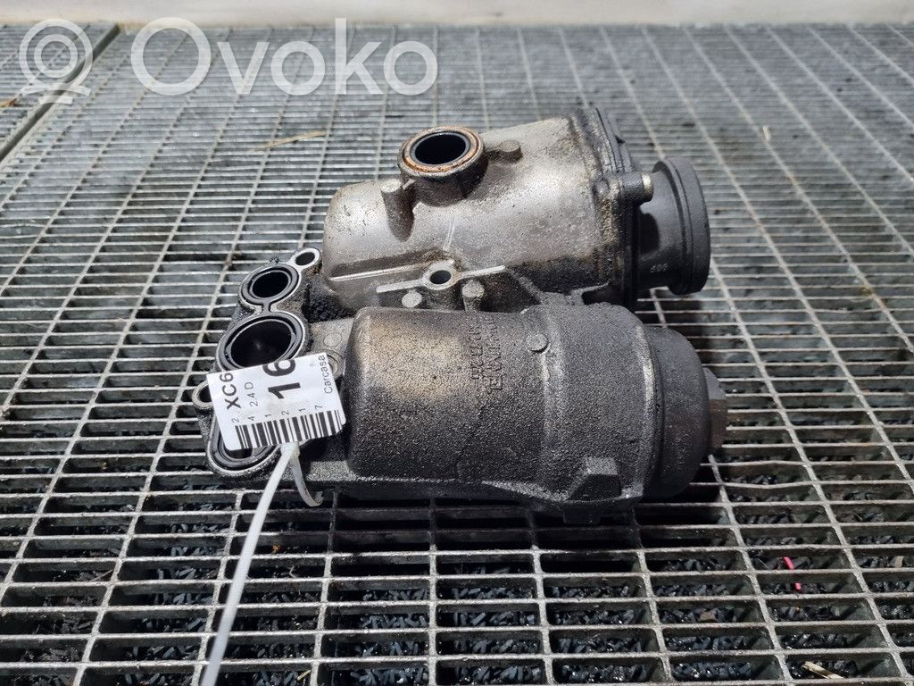 Volvo XC60 Oil filter mounting bracket