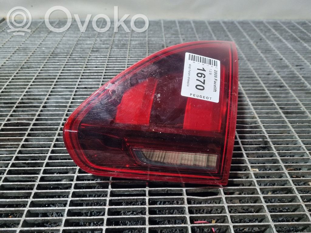 Peugeot 2008 I Lampă spate în capacul portbagajului 
