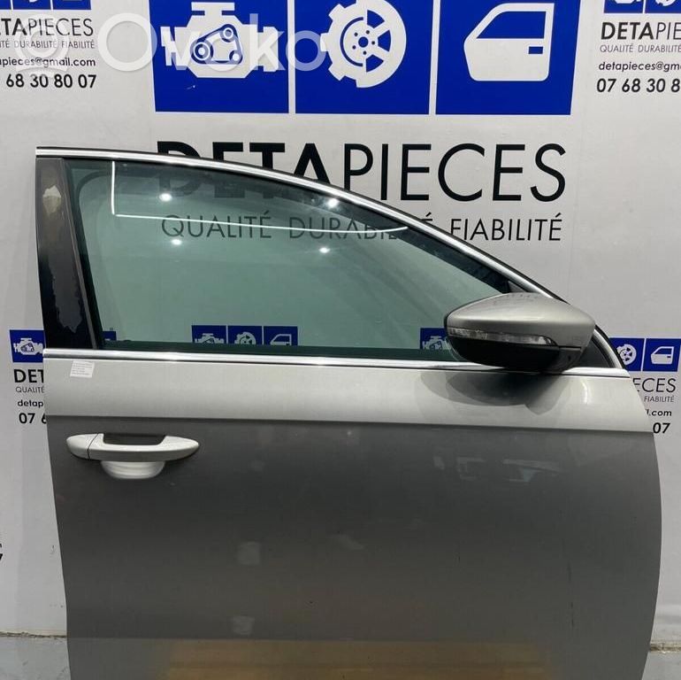 Volkswagen PASSAT B7 Puerta delantera 