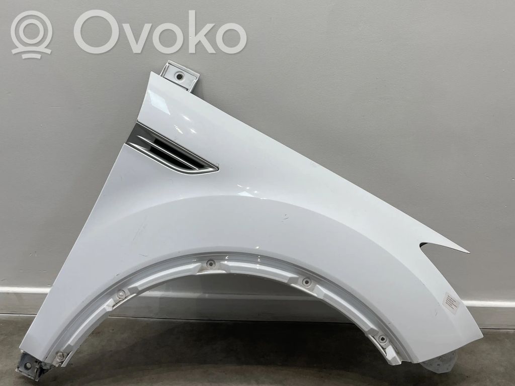 Ford Kuga I Sparnas 