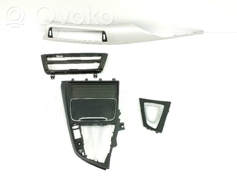 BMW 3 F30 F35 F31 Moldura inferior 