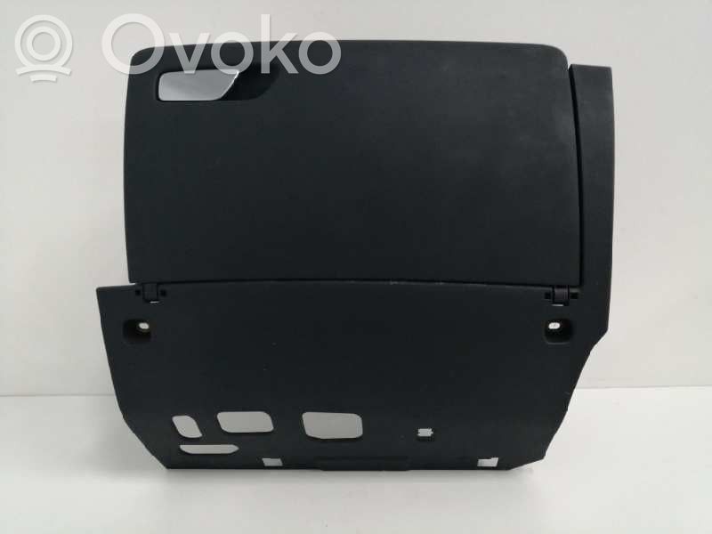 Audi A3 S3 8V Handschuhfach 