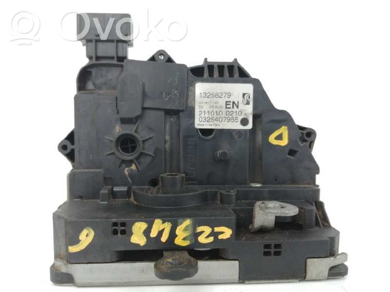 Opel Corsa D Zamek drzwi przednich 