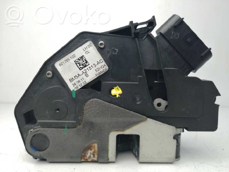 Priekšpusē slēdzene   BM5AA21813AC,921755102