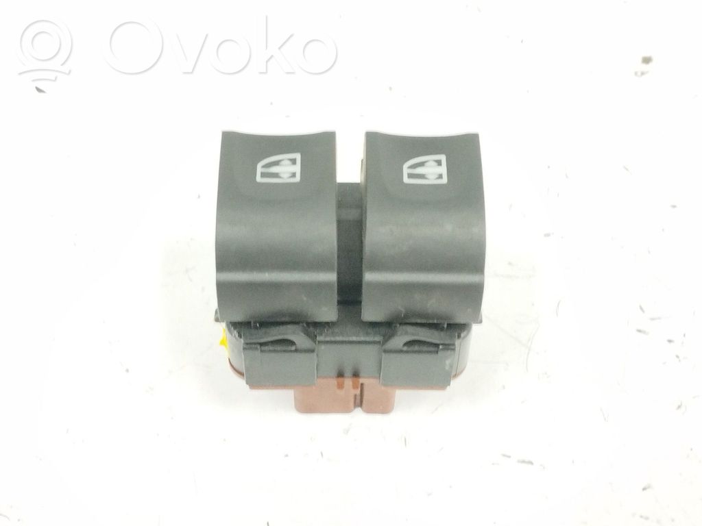 Renault Captur Interruptor del elevalunas eléctrico 