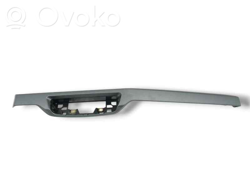 Audi A1 Moldura inferior 