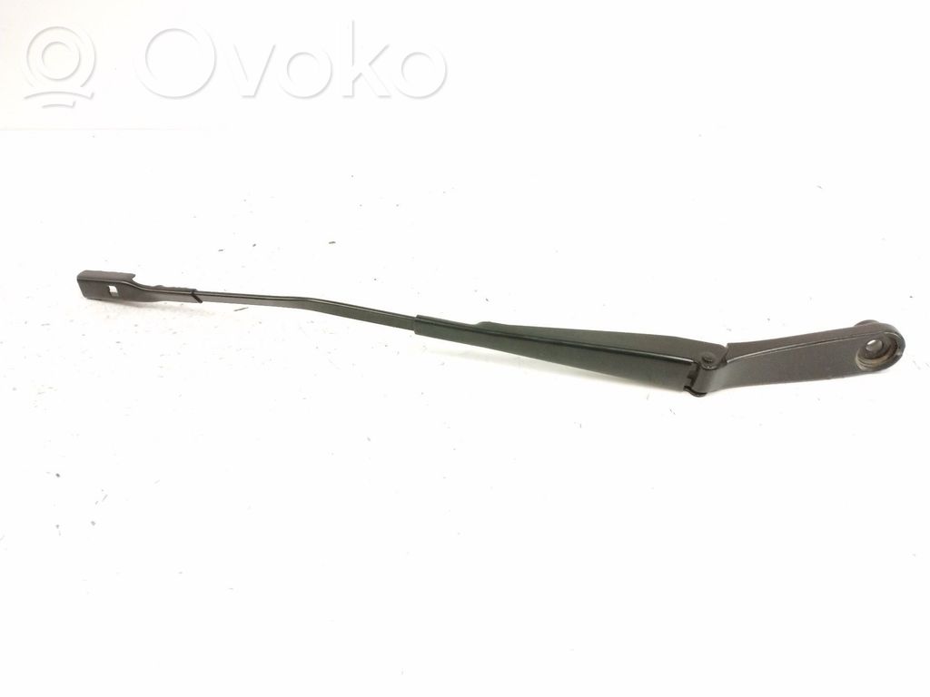 Brazo del limpiaparabrisas delantero   81B955407