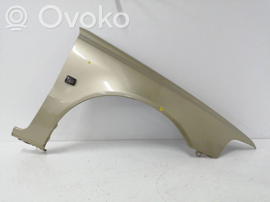Volvo S40, V40 Aripă