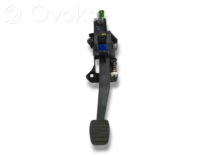 Pedal de embrague   465038135R