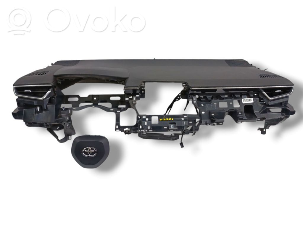 Toyota Corolla E160 E170 Панель 