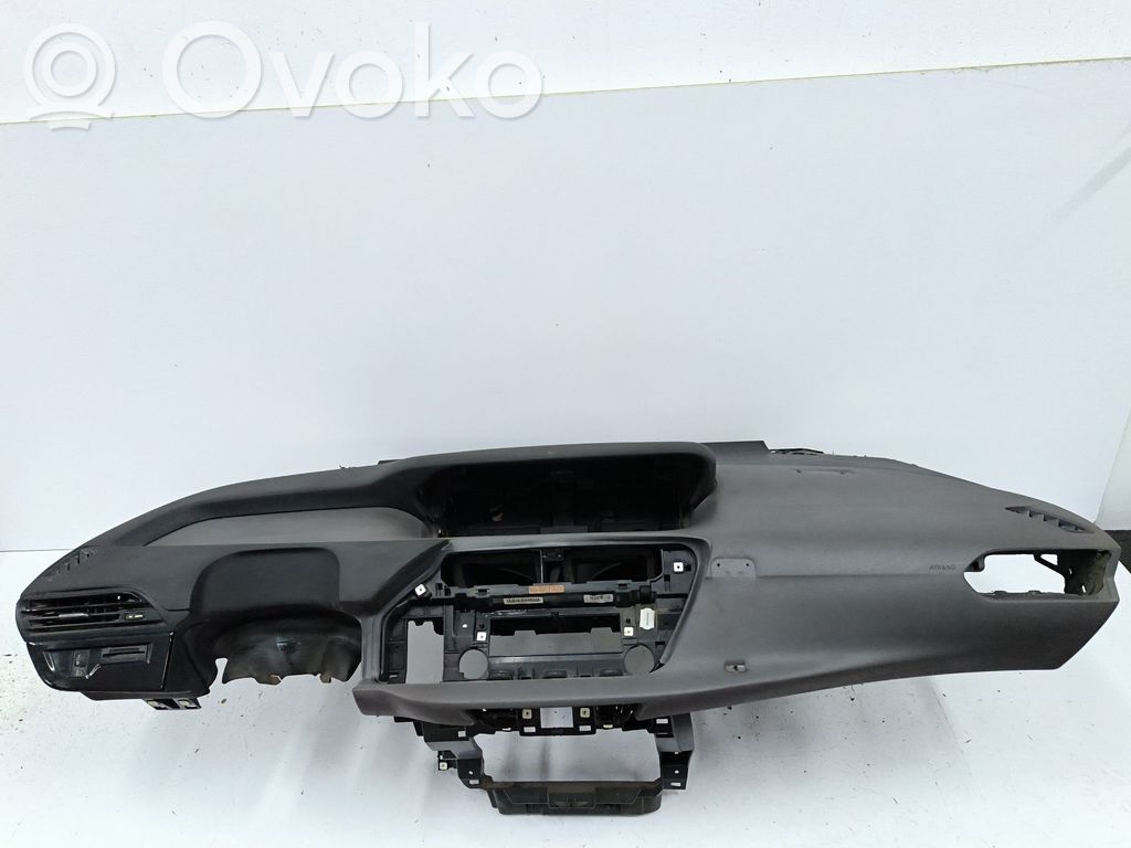 Dashboard   9678013177,1162703XZD