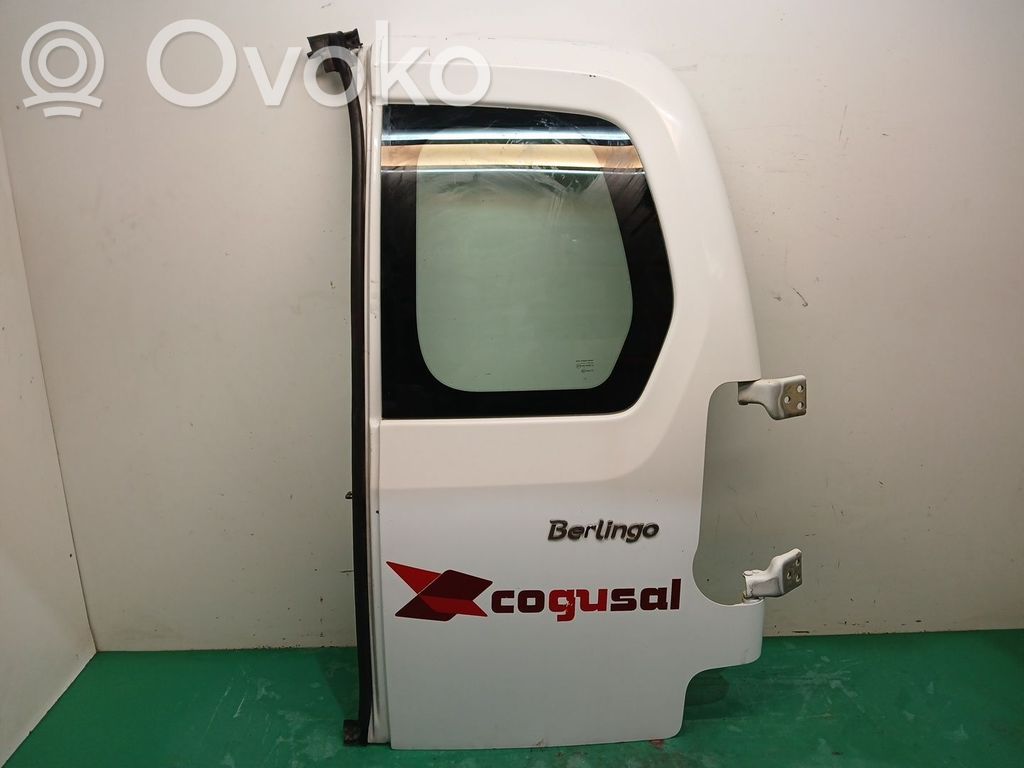 Puerta del maletero/compartimento de carga   8703E4