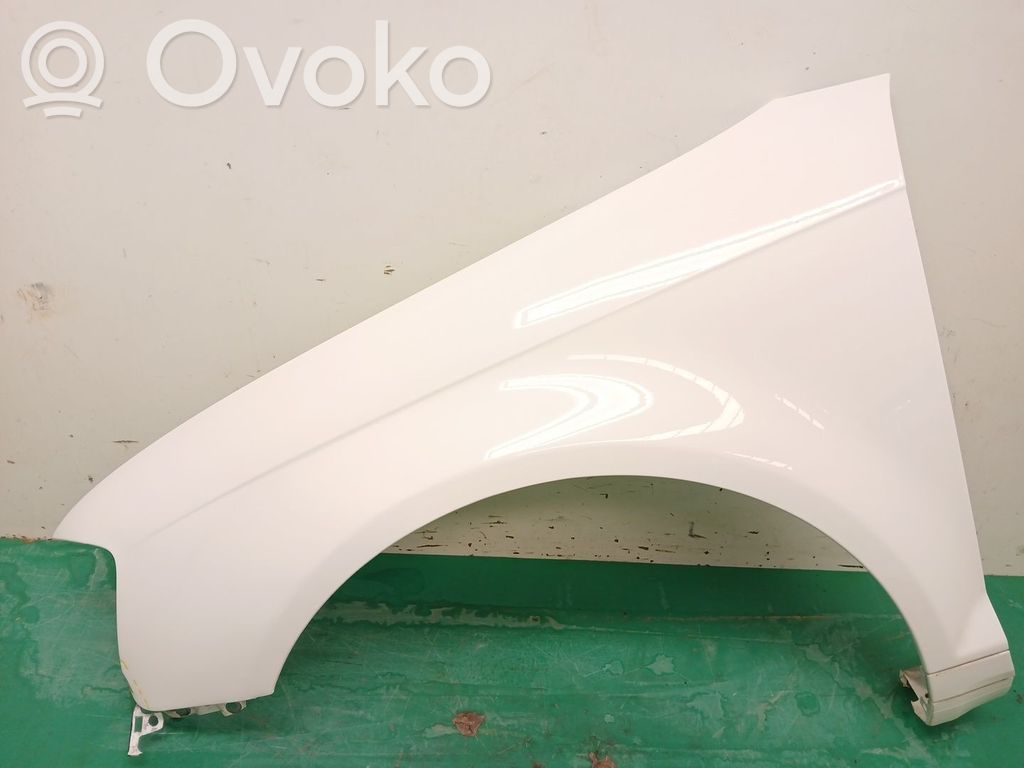 Błotnik przedni   8P0821105G