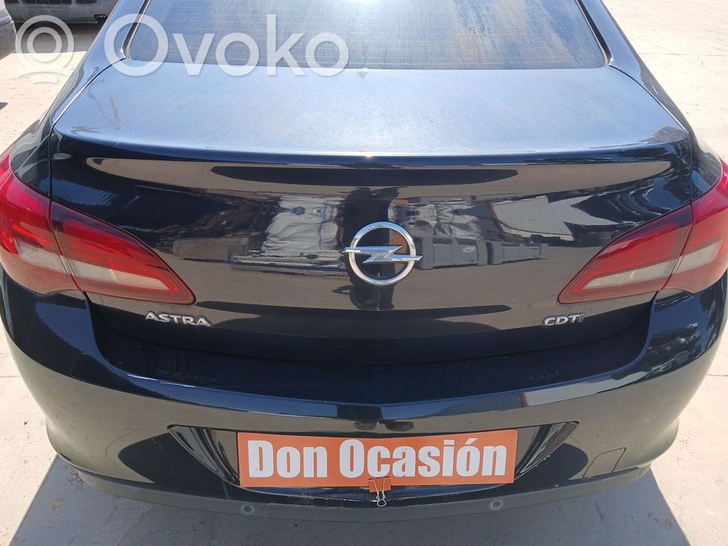 Opel Astra J Puerta del maletero/compartimento de carga 