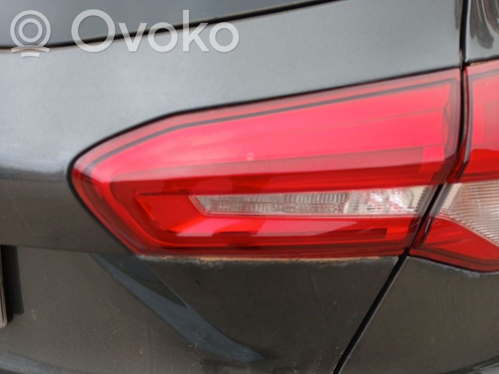 Tailgate rear/tail lights   2374066