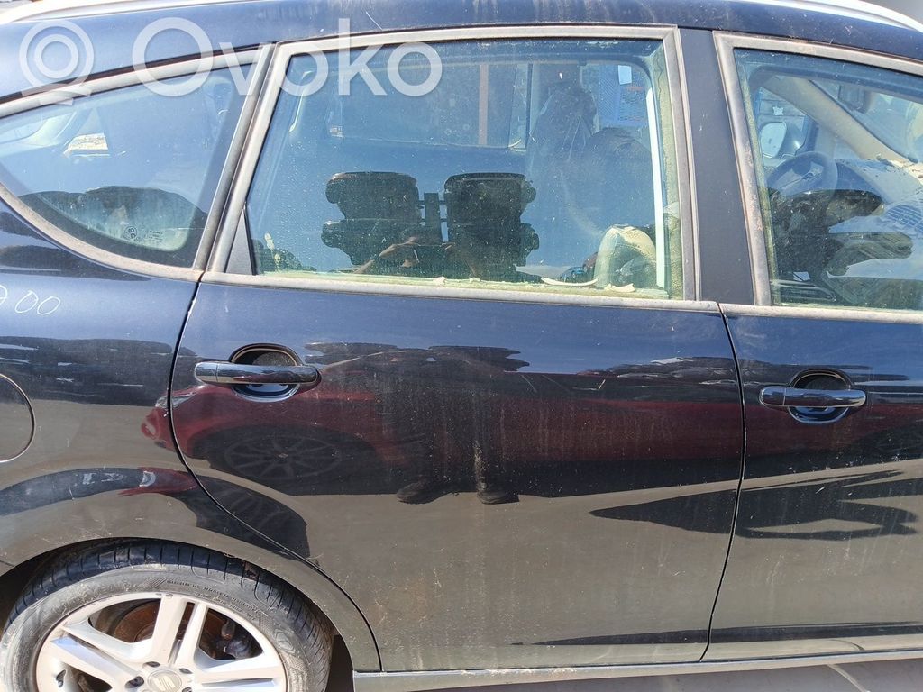 Takaovi   5P8833056