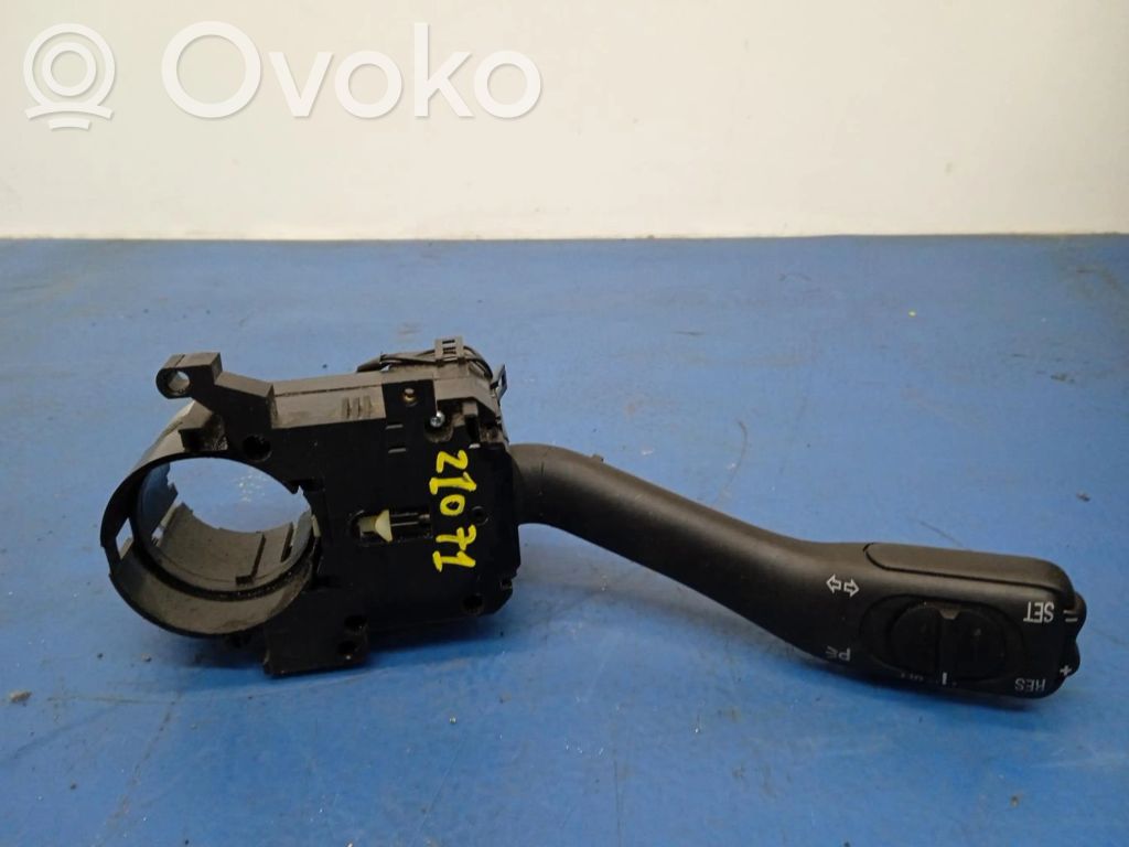 Volkswagen PASSAT Interruptor/palanca de limpiador de luz de giro 