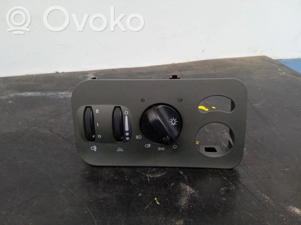 Interruptor de luz   0ZL711J8AC