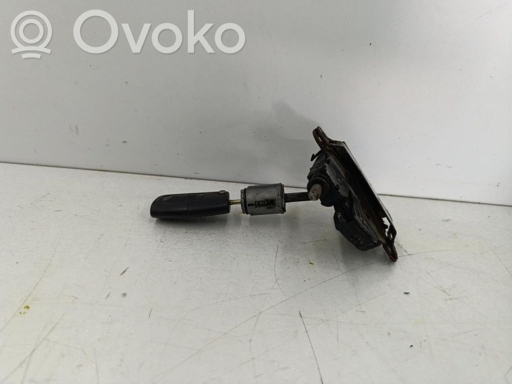 Ford Focus Tie down hook / loop 
